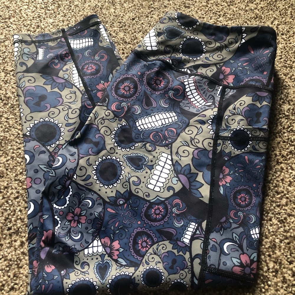 CVG Capri Leggings Size Large